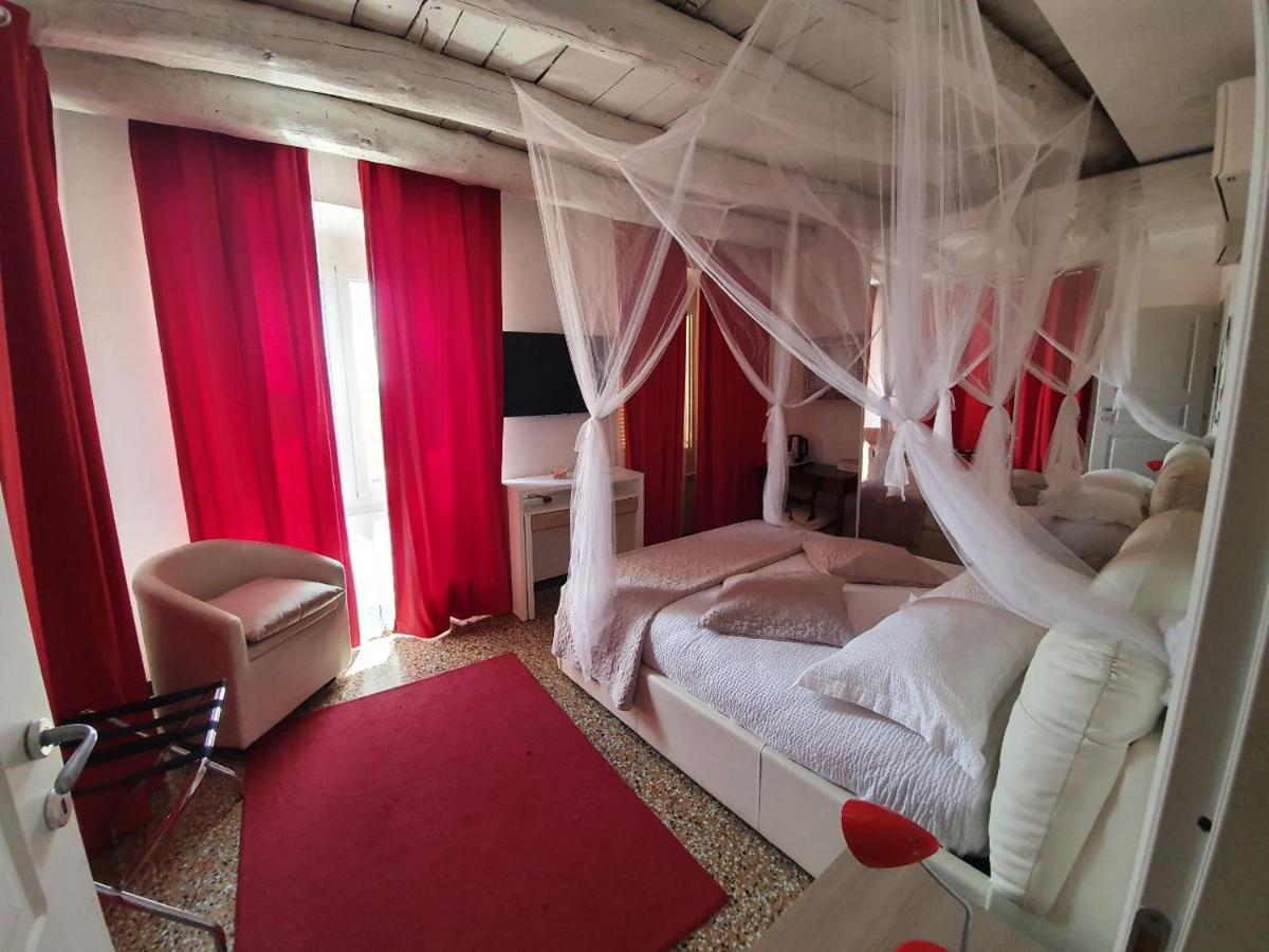 Varazze Suite Sauna E Hammam Экстерьер фото