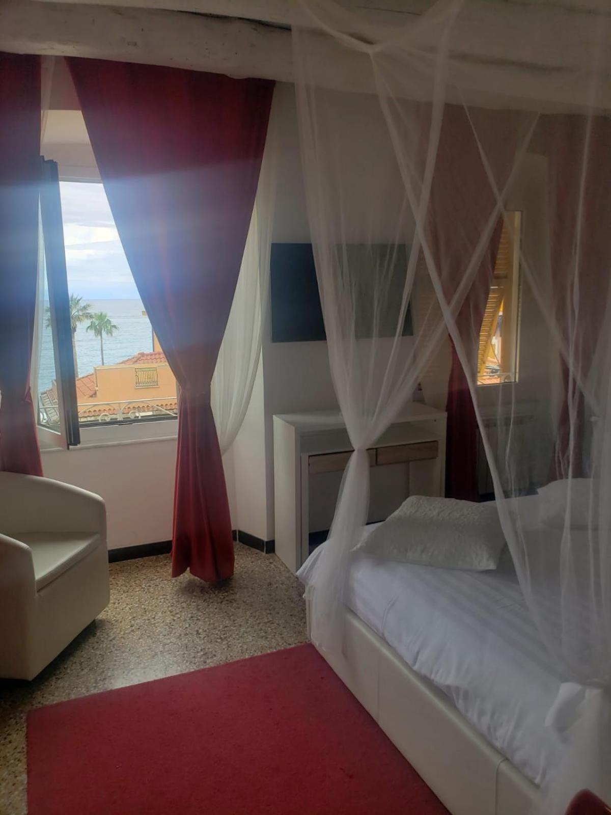 Varazze Suite Sauna E Hammam Экстерьер фото